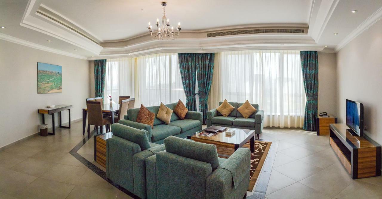 Al Majaz Premiere Hotel Apartments Şarja Dış mekan fotoğraf